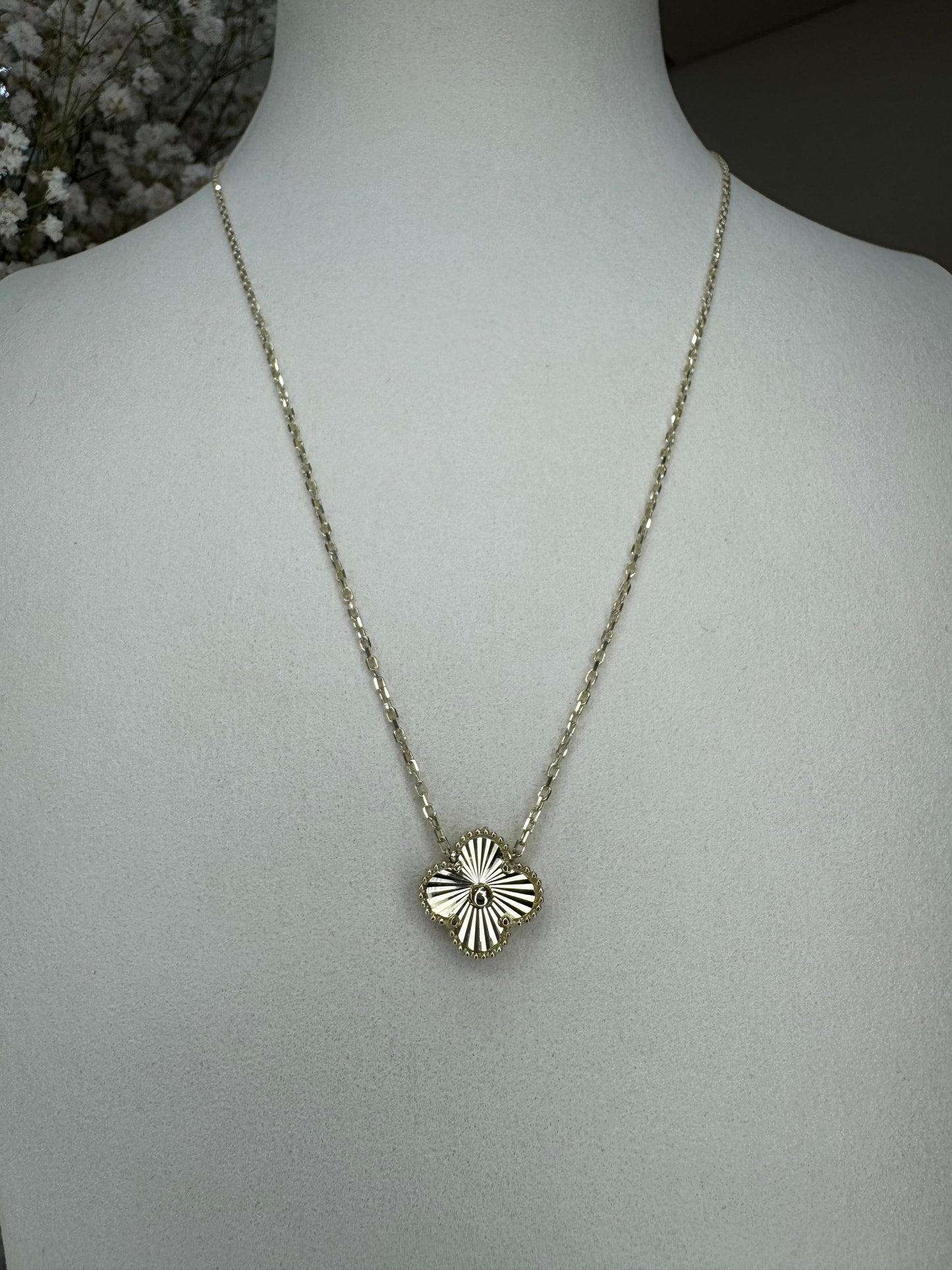 10k Gold One clover necklace