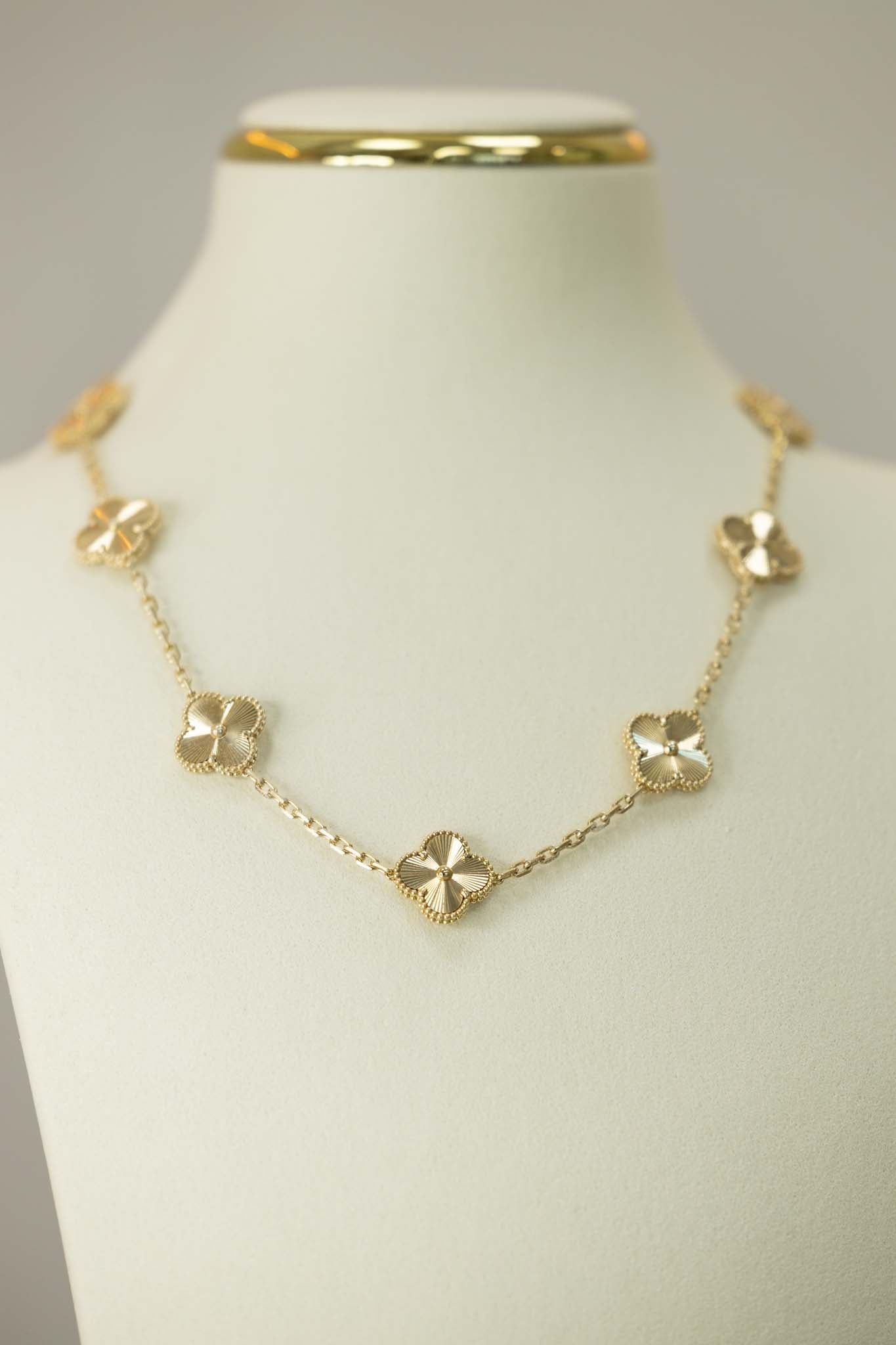 18K Gold 10 Motif necklace