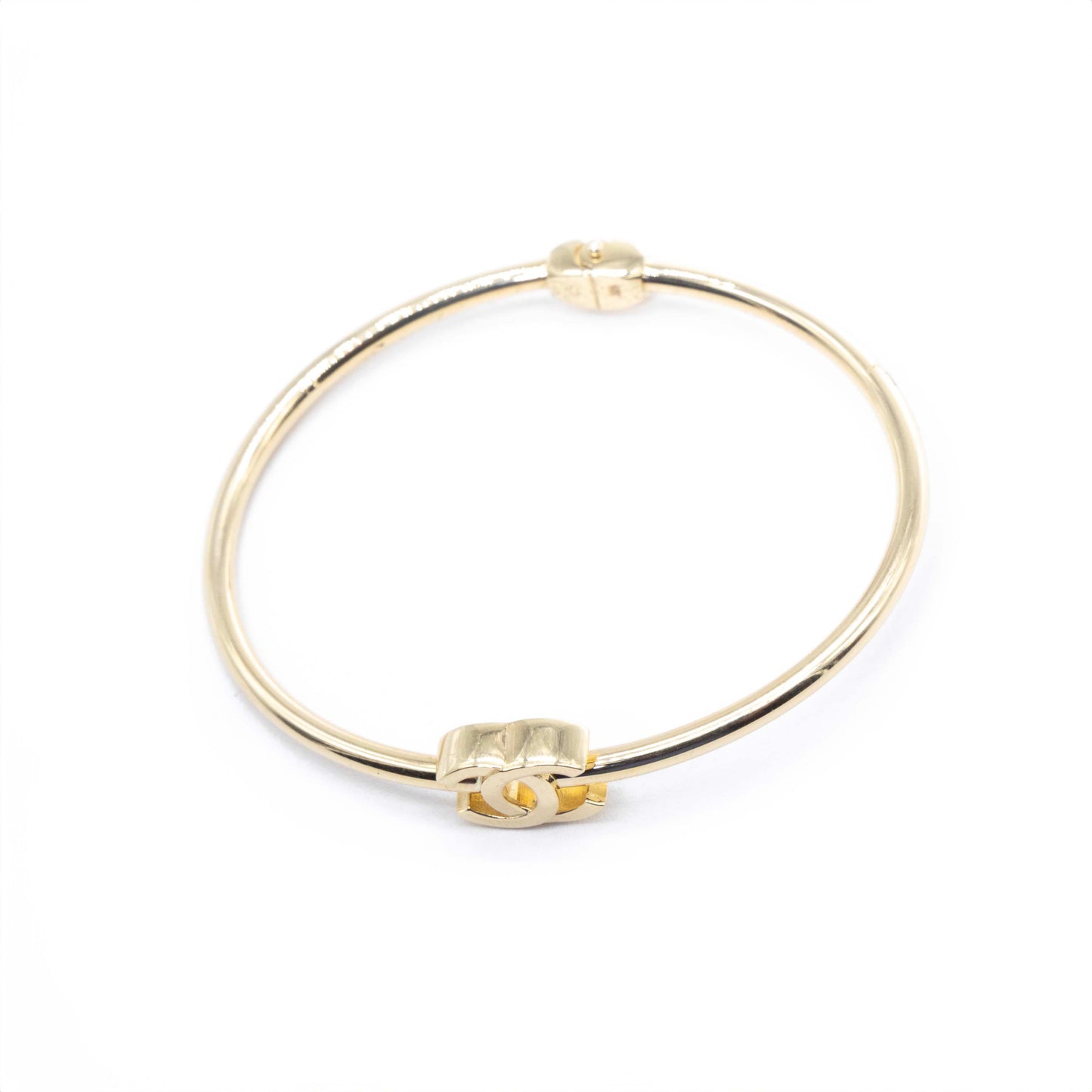 14k Gold Bangle style Chanel