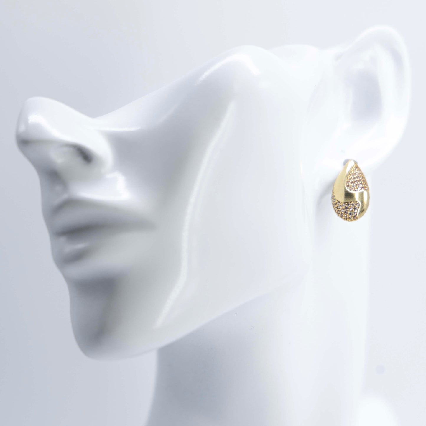 10K Gold Teardrop Earrings with zc Diamonds