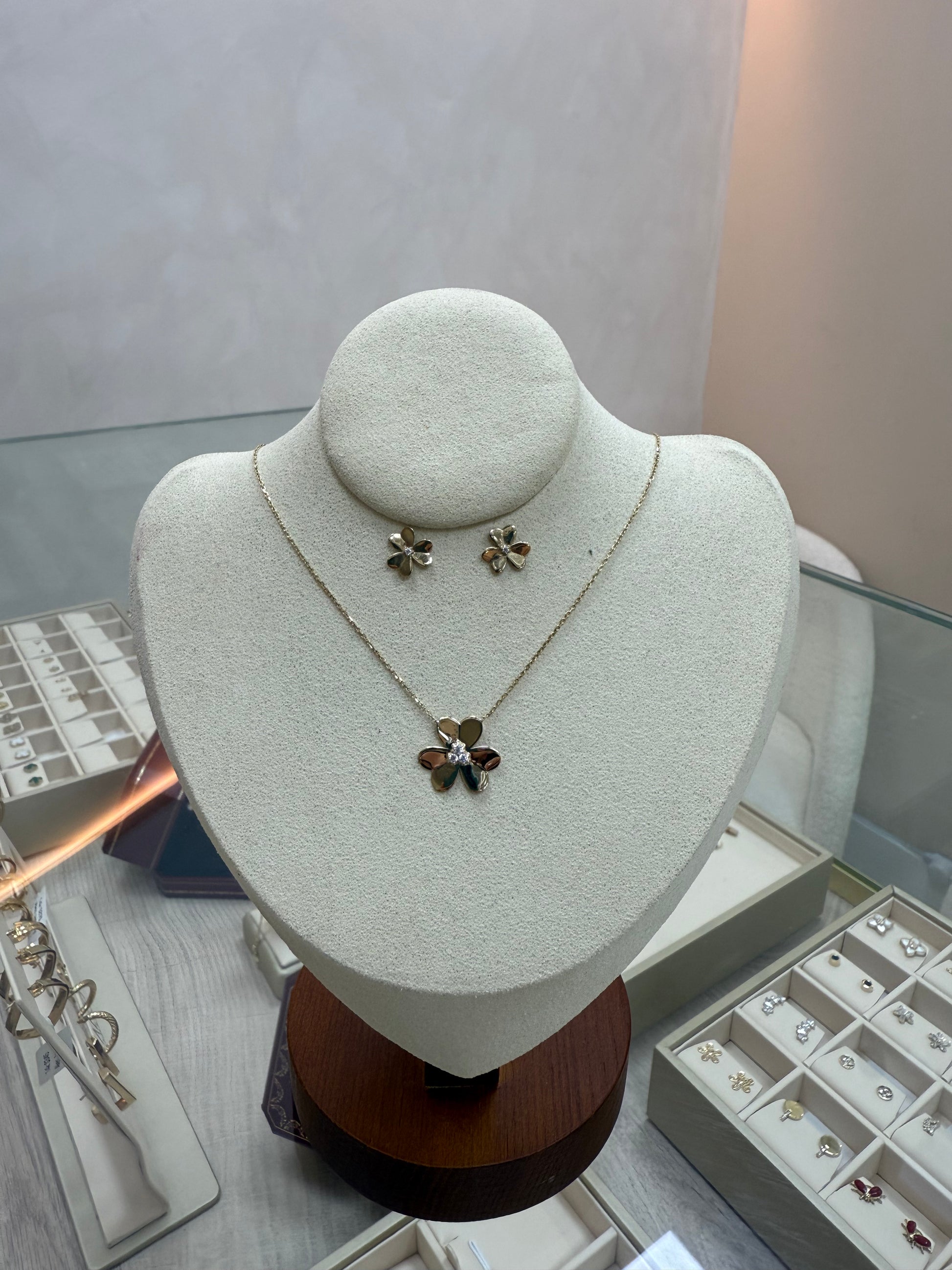 10K Gold Mini Fleur
